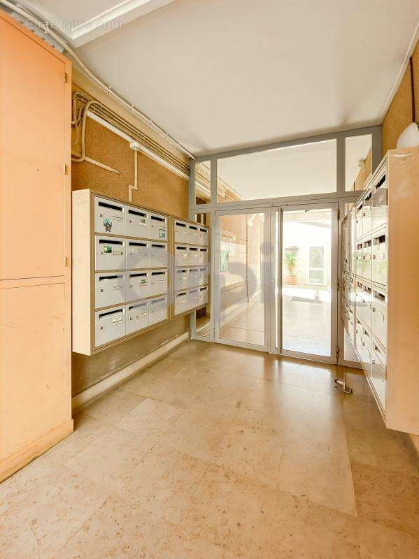 Appartement à PARIS-20E