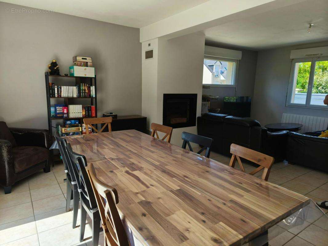 Maison à FEUGUEROLLES-BULLY