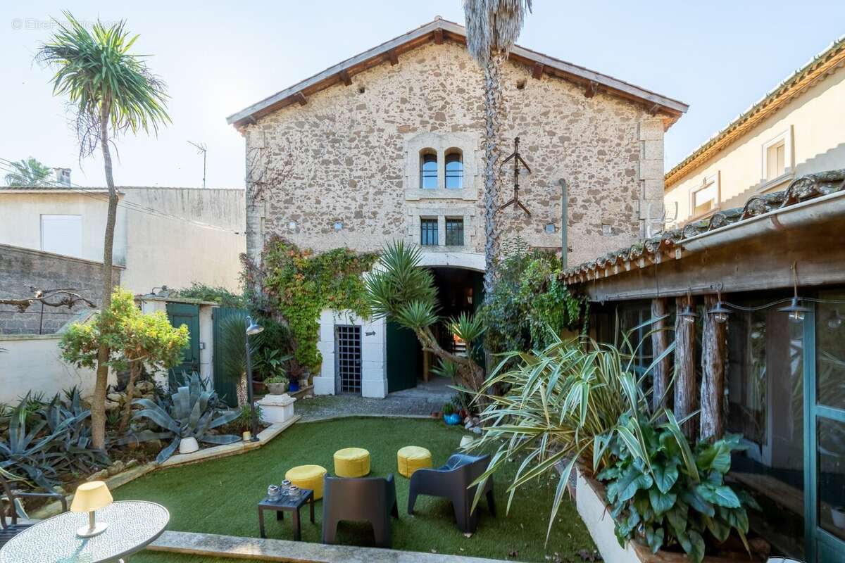 Maison à VILLENEUVE-LES-BEZIERS