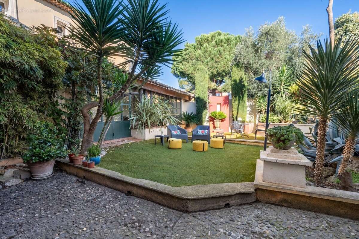 Maison à VILLENEUVE-LES-BEZIERS