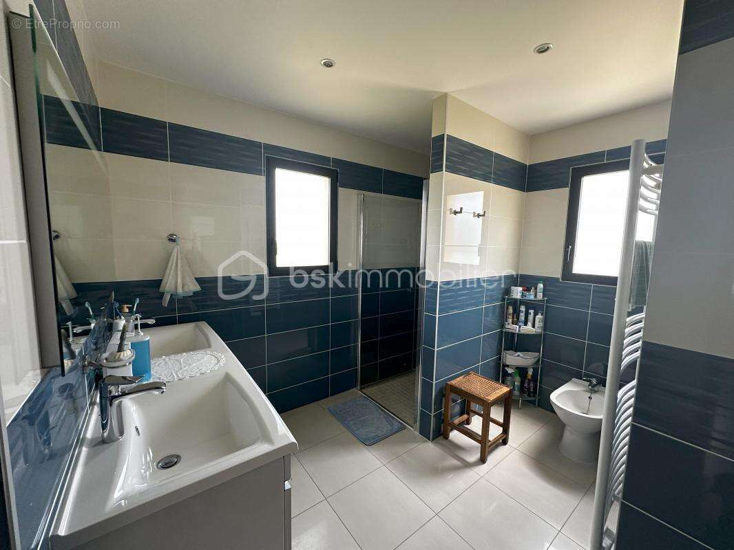 Maison à TESSY-SUR-VIRE