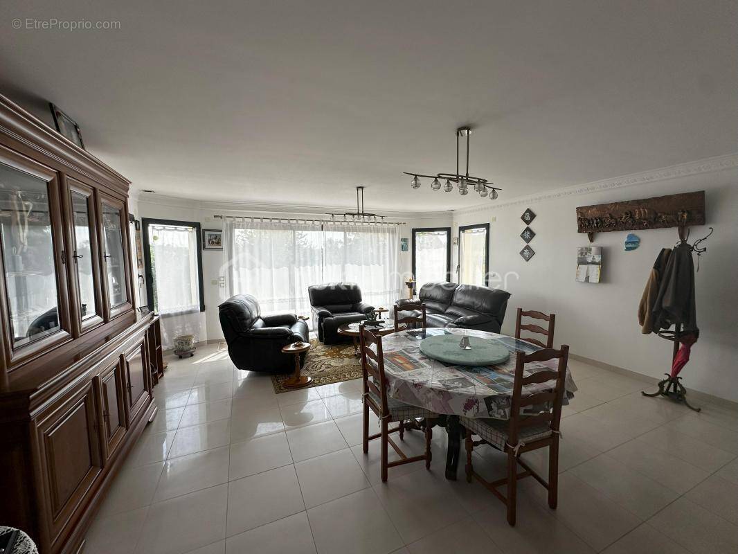 Maison à TESSY-SUR-VIRE