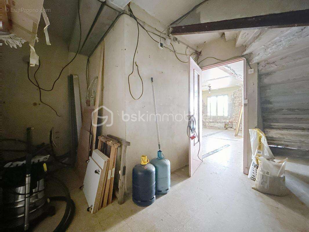 Maison à PEZILLA-LA-RIVIERE