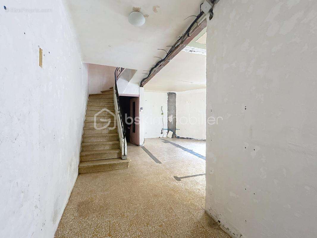 Maison à PEZILLA-LA-RIVIERE