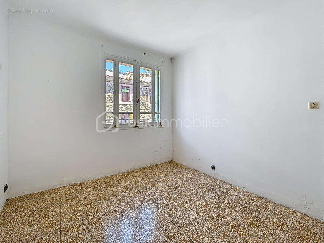 Maison à PEZILLA-LA-RIVIERE