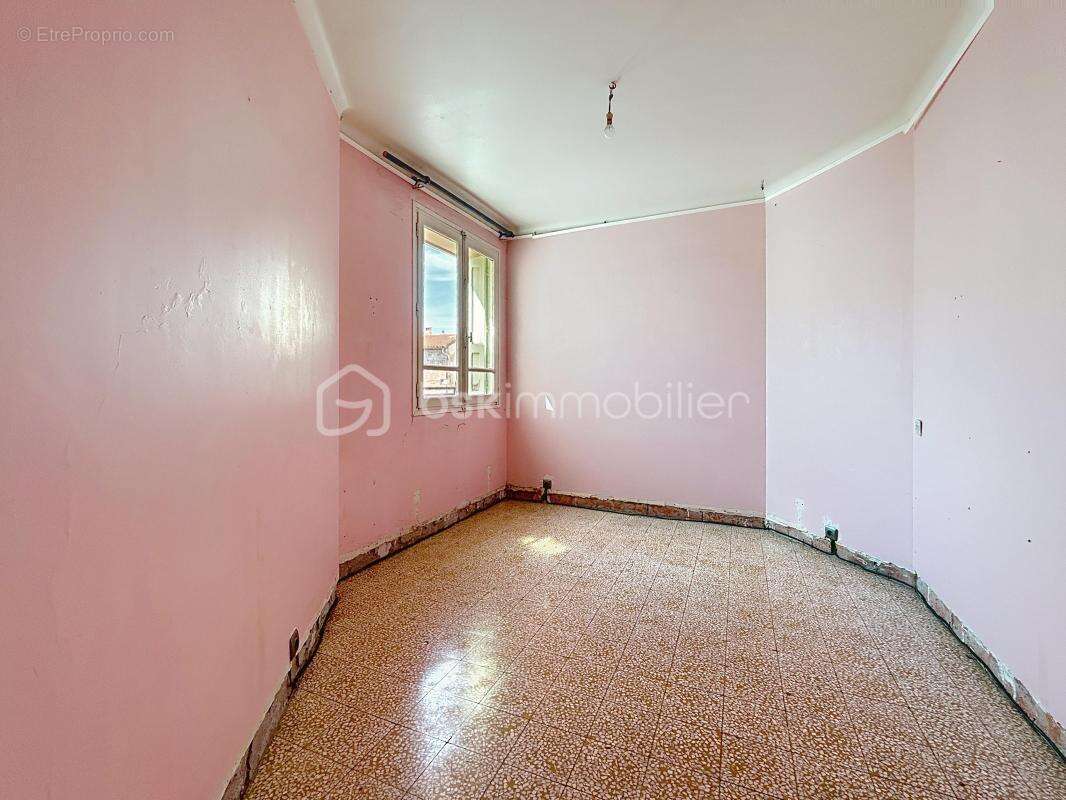 Maison à PEZILLA-LA-RIVIERE