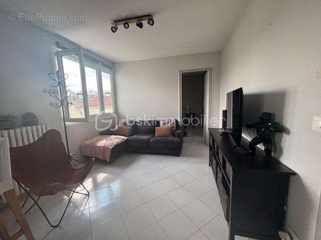 Appartement à OZOIR-LA-FERRIERE