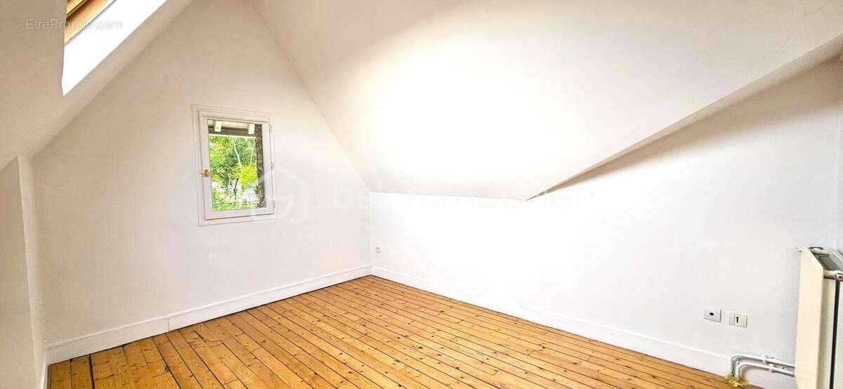 Maison à SAINT-MAUR-DES-FOSSES