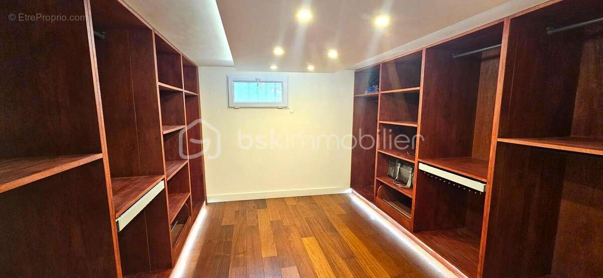 Maison à SAINT-MAUR-DES-FOSSES