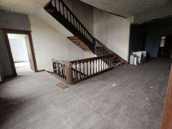 Maison à SAINT-LAURENT-SUR-GORRE