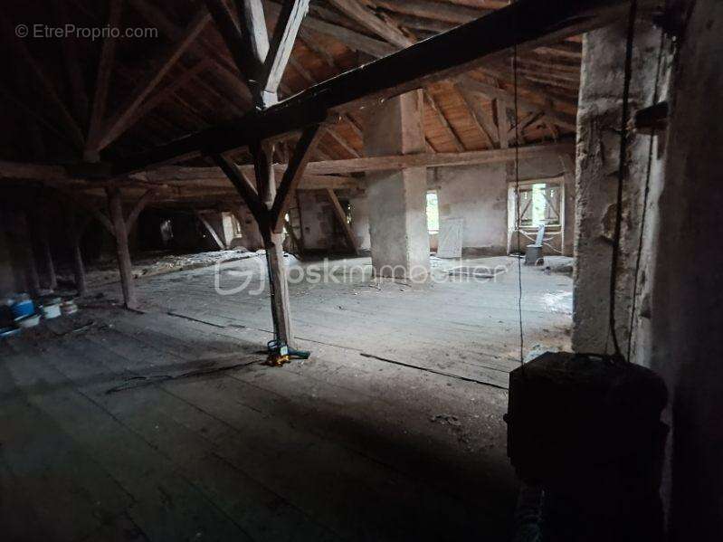 Maison à SAINT-LAURENT-SUR-GORRE