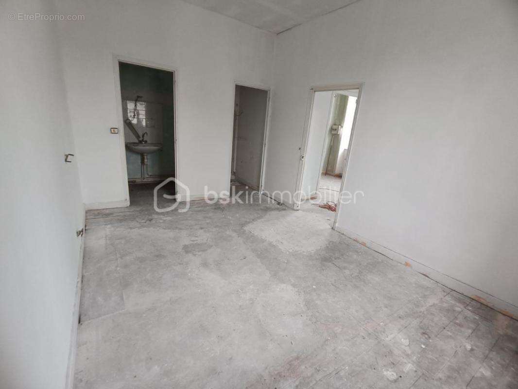 Maison à SAINT-LAURENT-SUR-GORRE