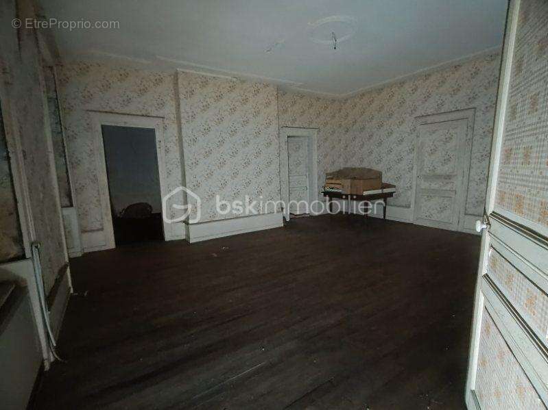 Maison à SAINT-LAURENT-SUR-GORRE