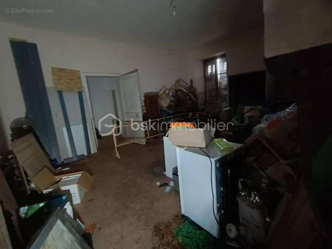 Maison à SAINT-LAURENT-SUR-GORRE