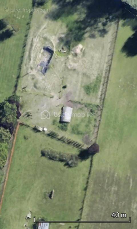 Terrain à SAINT-LYE