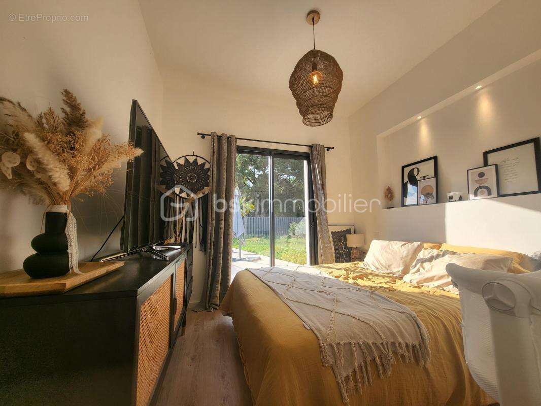 Maison à SAINTE-COLOMBE-EN-BRUILHOIS