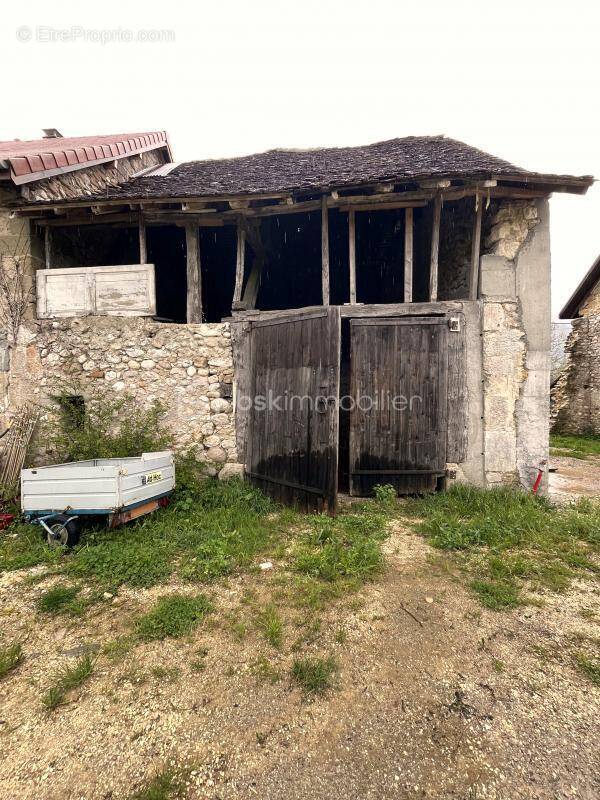 Maison à SAINT-LAURENT-DU-PONT