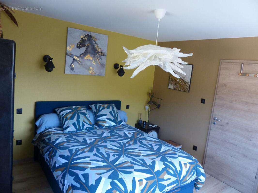 Maison à SAINT-PIERRE-EYNAC