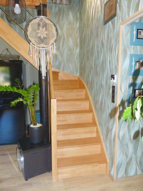 Maison à SAINT-PIERRE-EYNAC