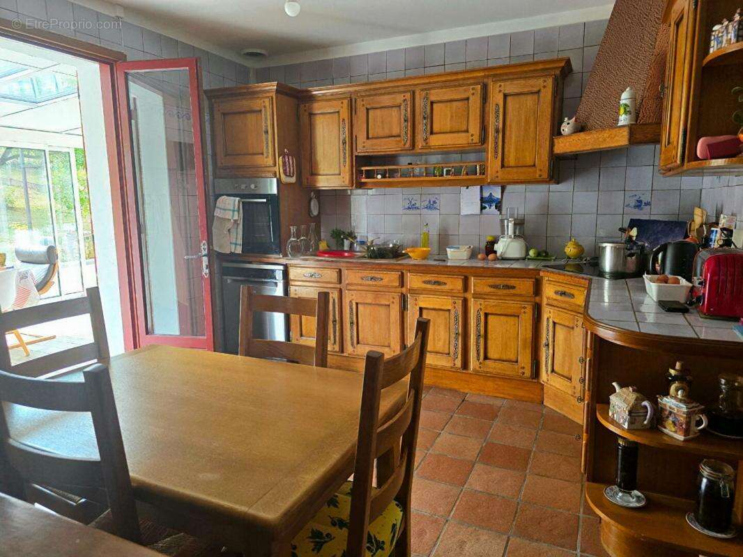 Maison à CREUZIER-LE-VIEUX