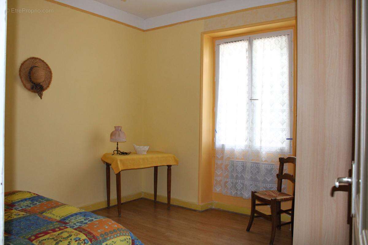 Maison à SAINT-BONNET-DE-MONTAUROUX