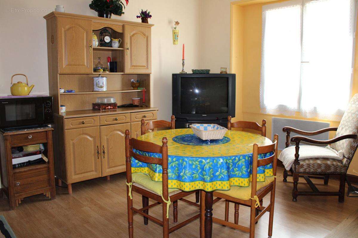 Maison à SAINT-BONNET-DE-MONTAUROUX