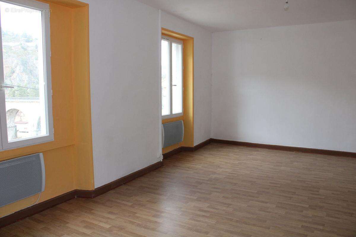 Maison à SAINT-BONNET-DE-MONTAUROUX