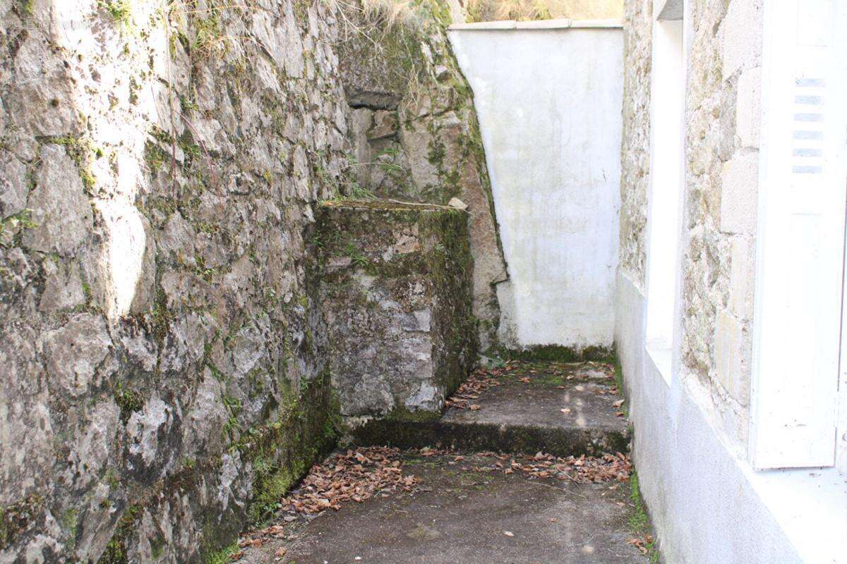 Maison à SAINT-BONNET-DE-MONTAUROUX