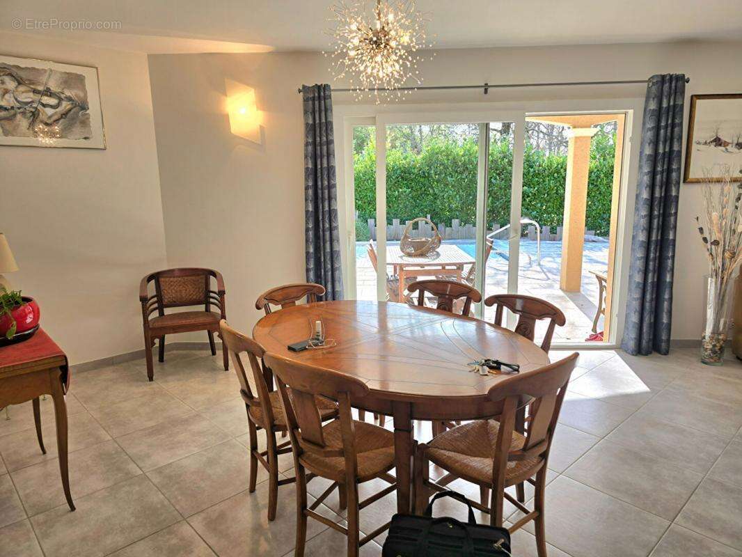 Maison à COULOUNIEIX-CHAMIERS