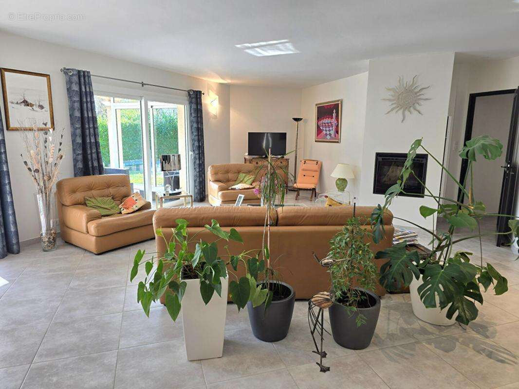 Maison à COULOUNIEIX-CHAMIERS