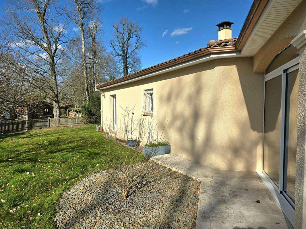 Maison à COULOUNIEIX-CHAMIERS