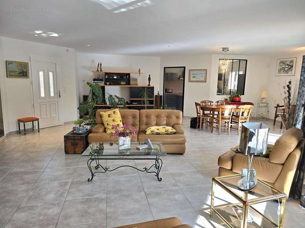 Maison à COULOUNIEIX-CHAMIERS