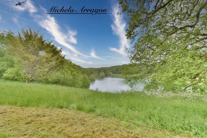 Maison à SAINT-BEAUZEIL