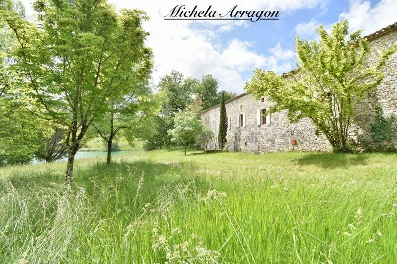 Maison à SAINT-BEAUZEIL