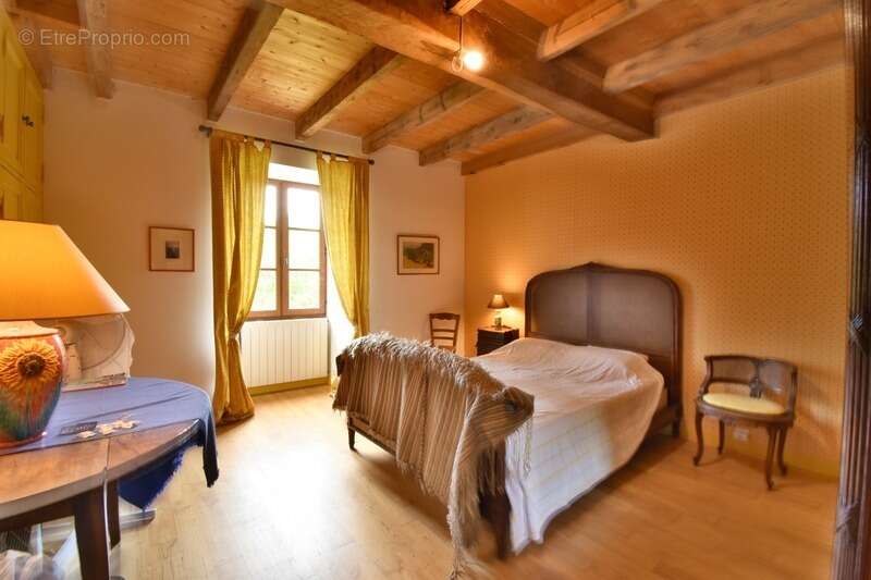 Maison à SAINT-BEAUZEIL