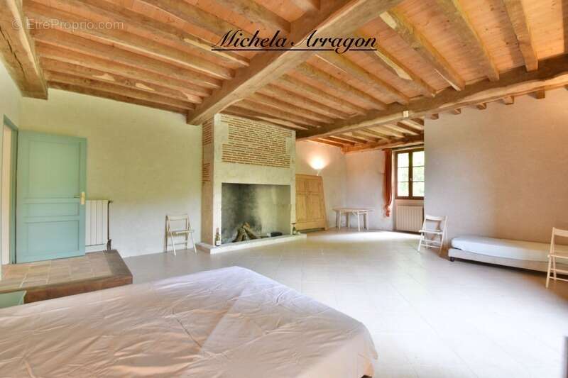 Maison à SAINT-BEAUZEIL