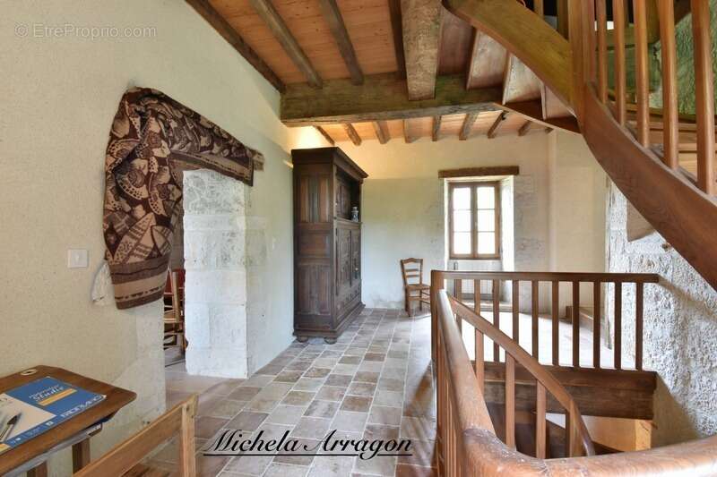 Maison à SAINT-BEAUZEIL