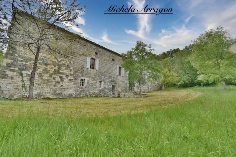 Maison à SAINT-BEAUZEIL