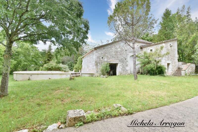 Maison à SAINT-BEAUZEIL