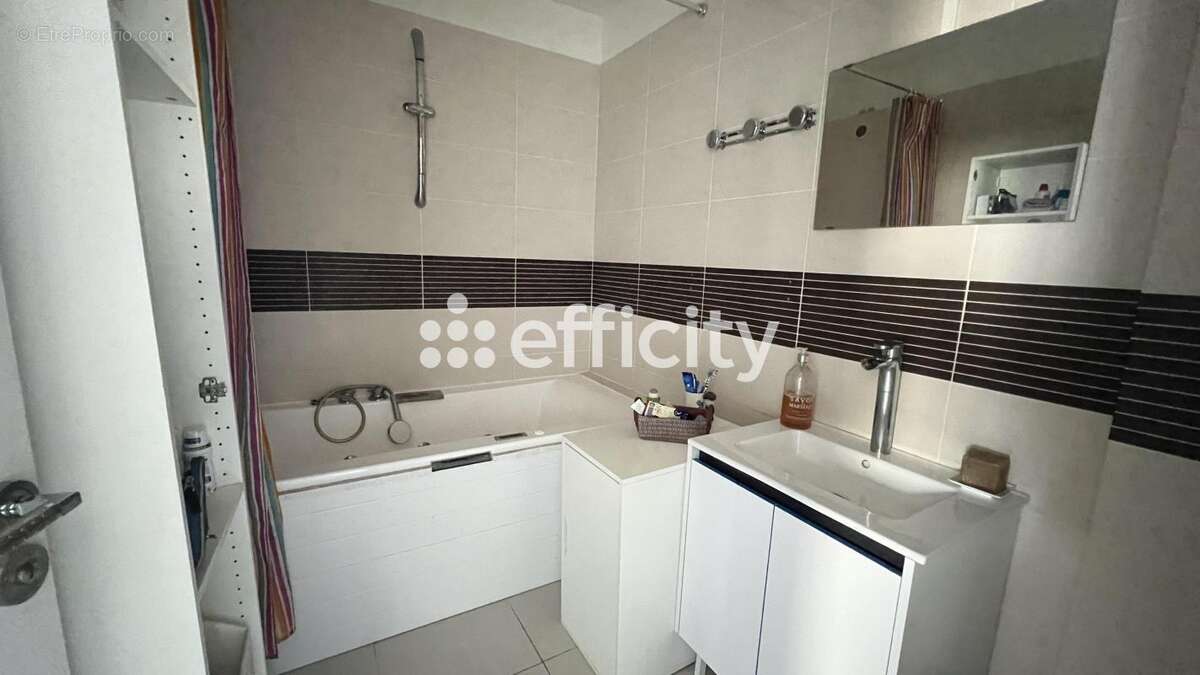 Appartement à MARSEILLE-12E