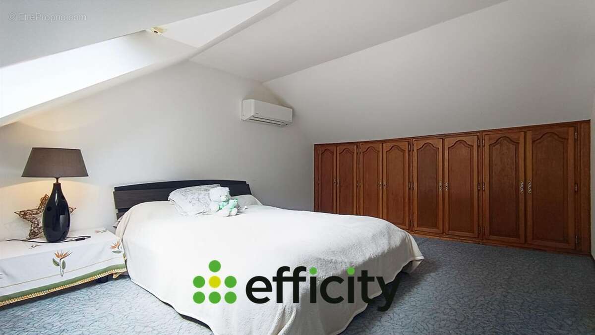 Maison à LACHAPELLE-AUX-POTS