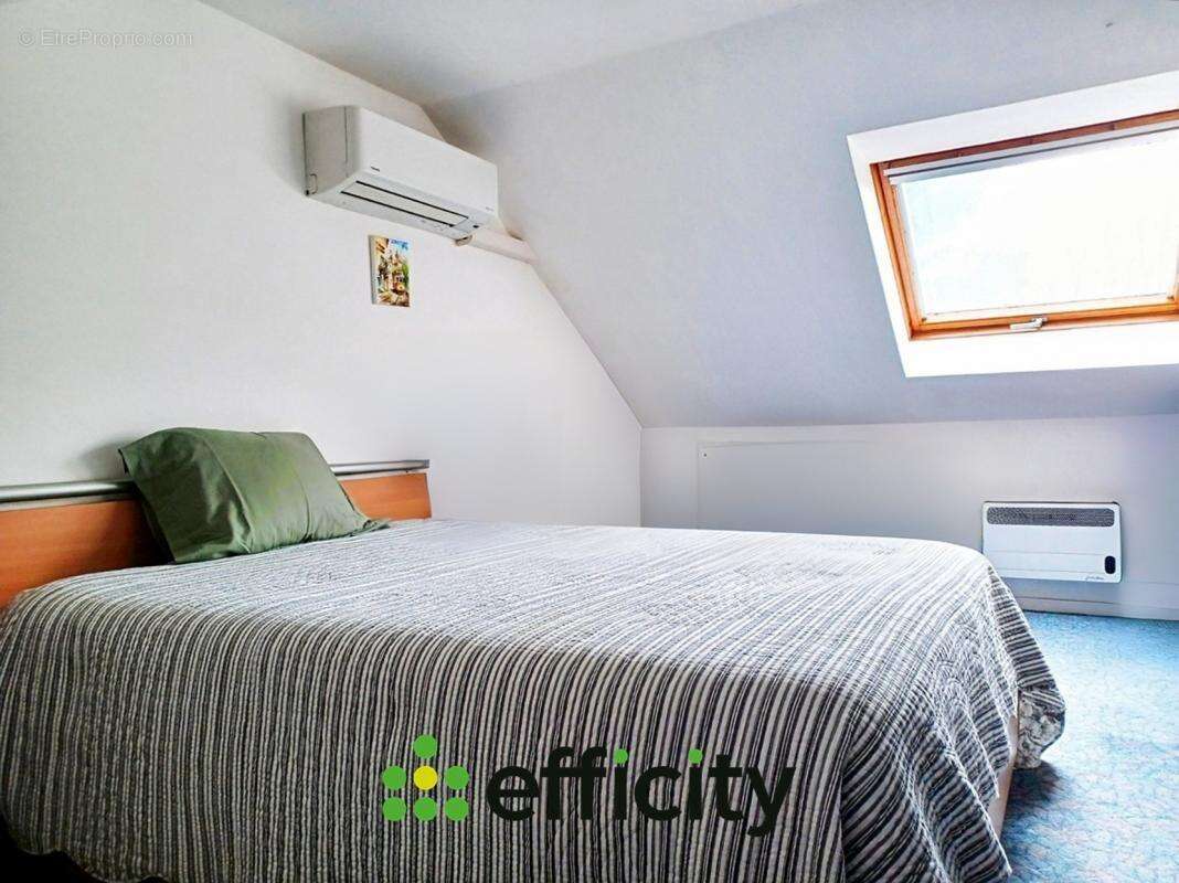 Maison à LACHAPELLE-AUX-POTS