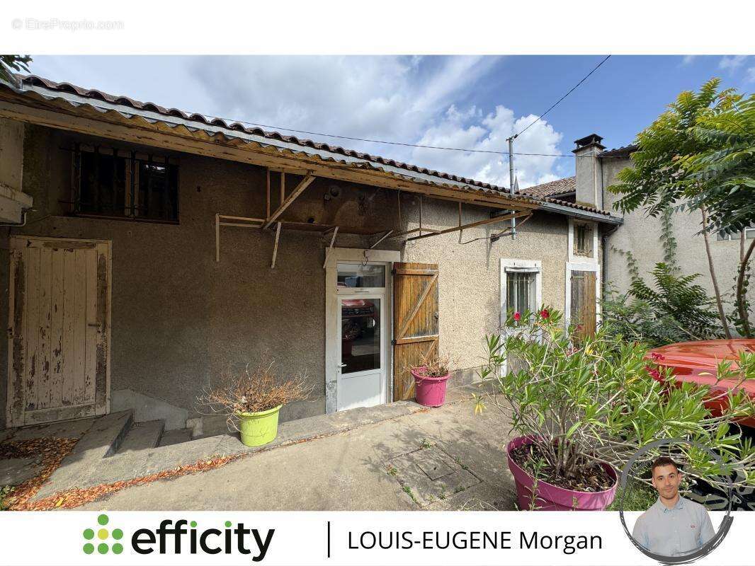 Appartement à LIGUGE