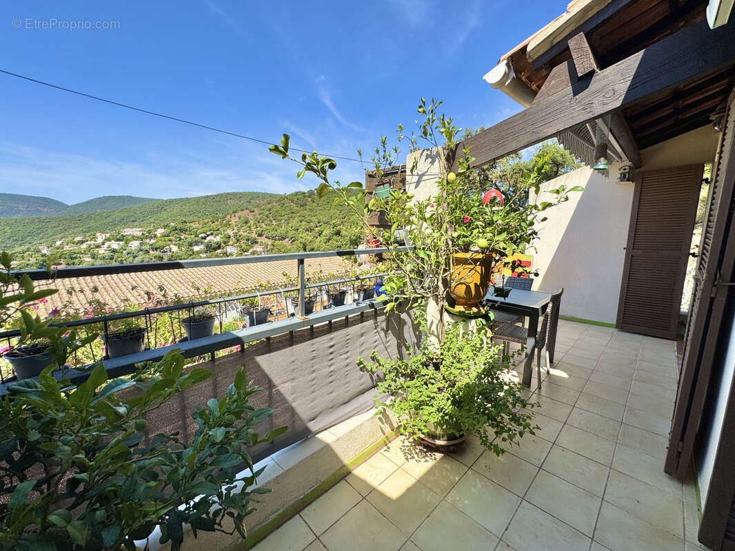 Appartement à LA CROIX-VALMER