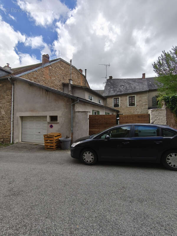 Maison à COUSSAC-BONNEVAL