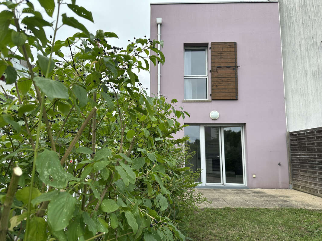 Maison à SAINT-JEAN-DE-BRAYE