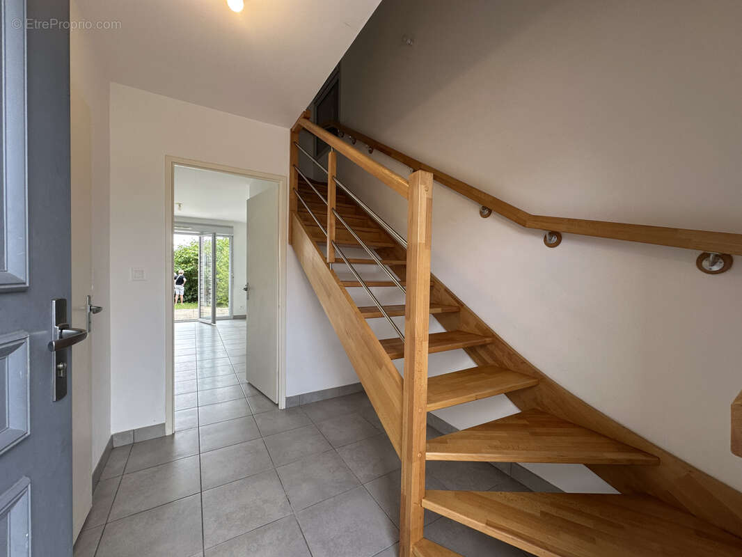 Maison à SAINT-JEAN-DE-BRAYE