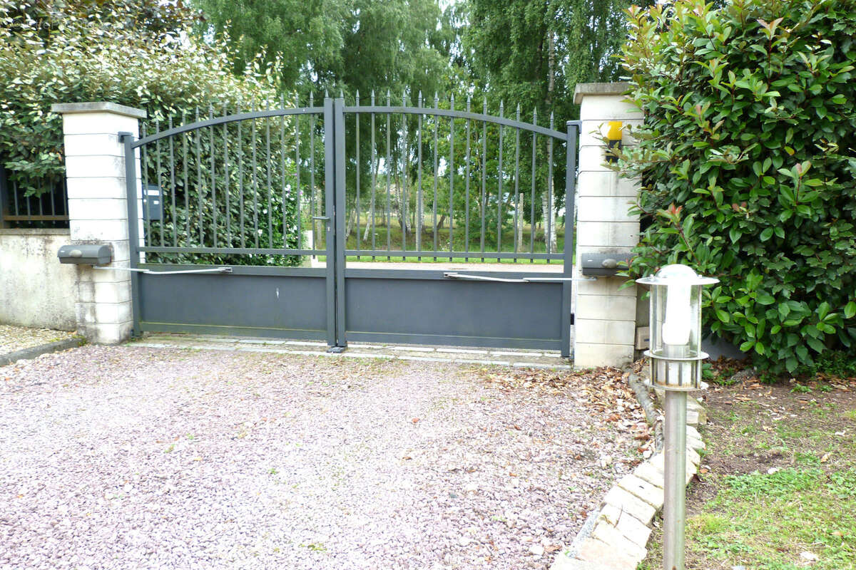 Maison à SAINT-PIERRE-DE-VARENGEVILLE