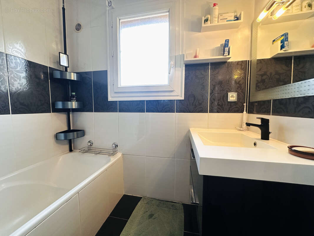 Appartement à PEYMEINADE