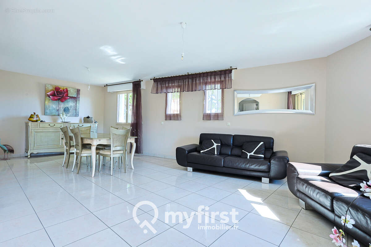 Appartement à LA VALETTE-DU-VAR